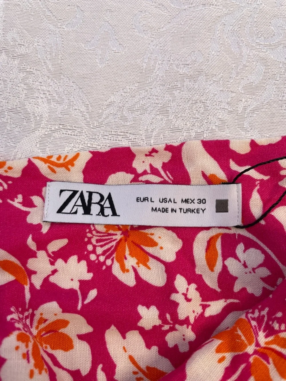 NWT ZARA Bright Pink Floral Halter Tank with Bead Straps. Size Large. - Picture 5 of 5